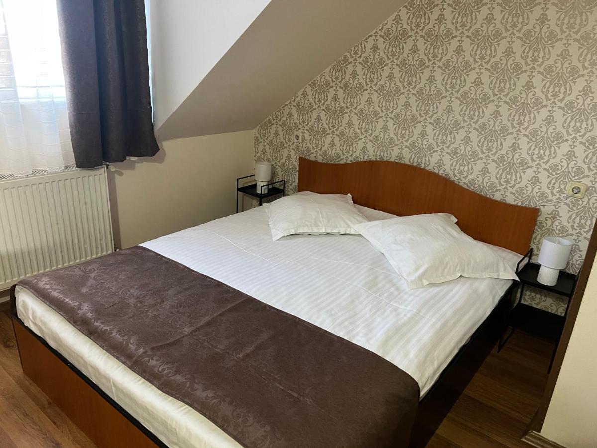 Pensiunea Diana Hotel Fagaras Bagian luar foto